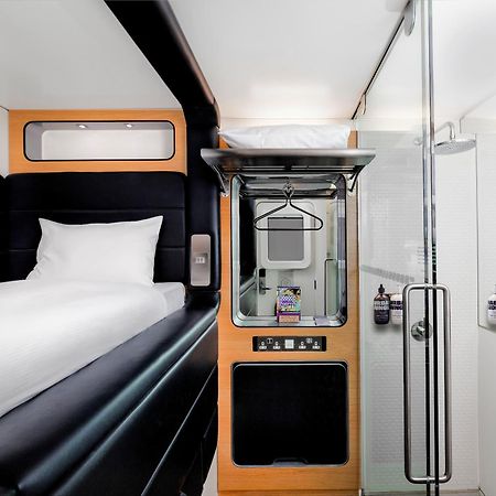 Yotelair London Gatwick Airport Горлі Екстер'єр фото