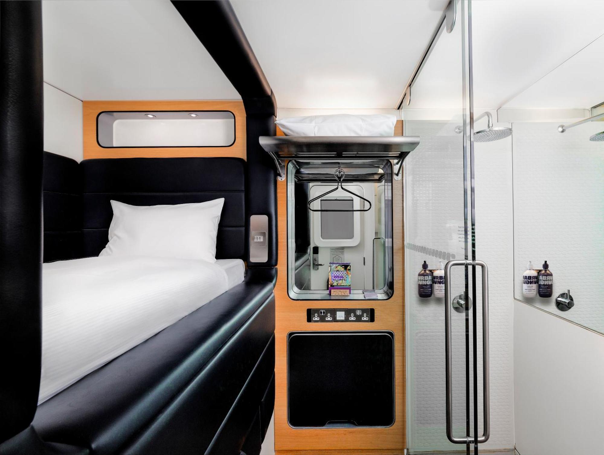 Yotelair London Gatwick Airport Горлі Екстер'єр фото
