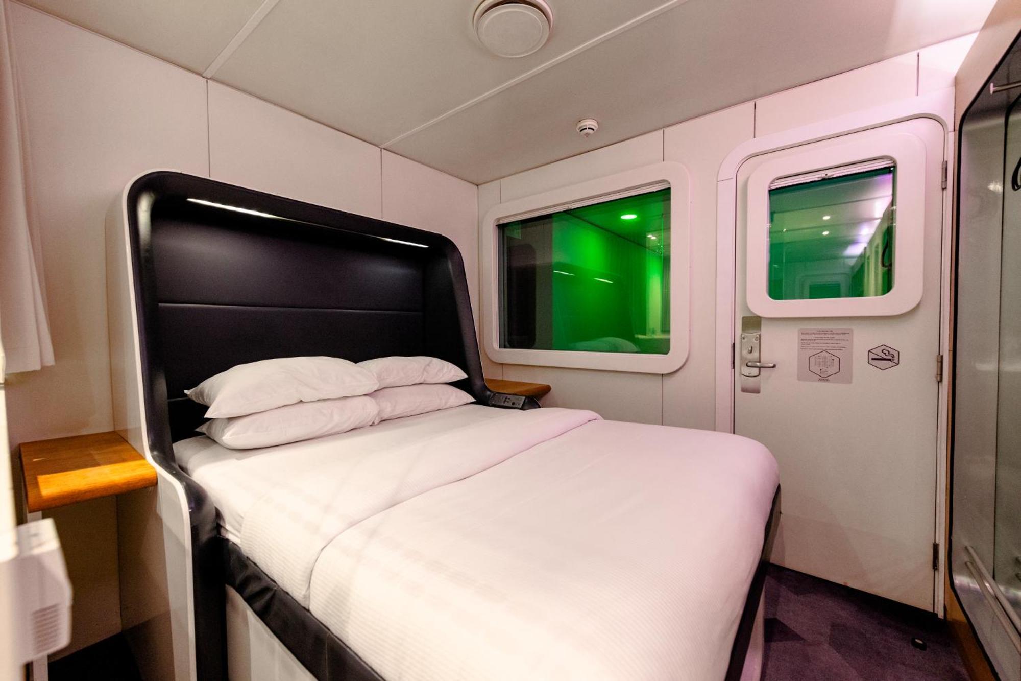 Yotelair London Gatwick Airport Горлі Екстер'єр фото