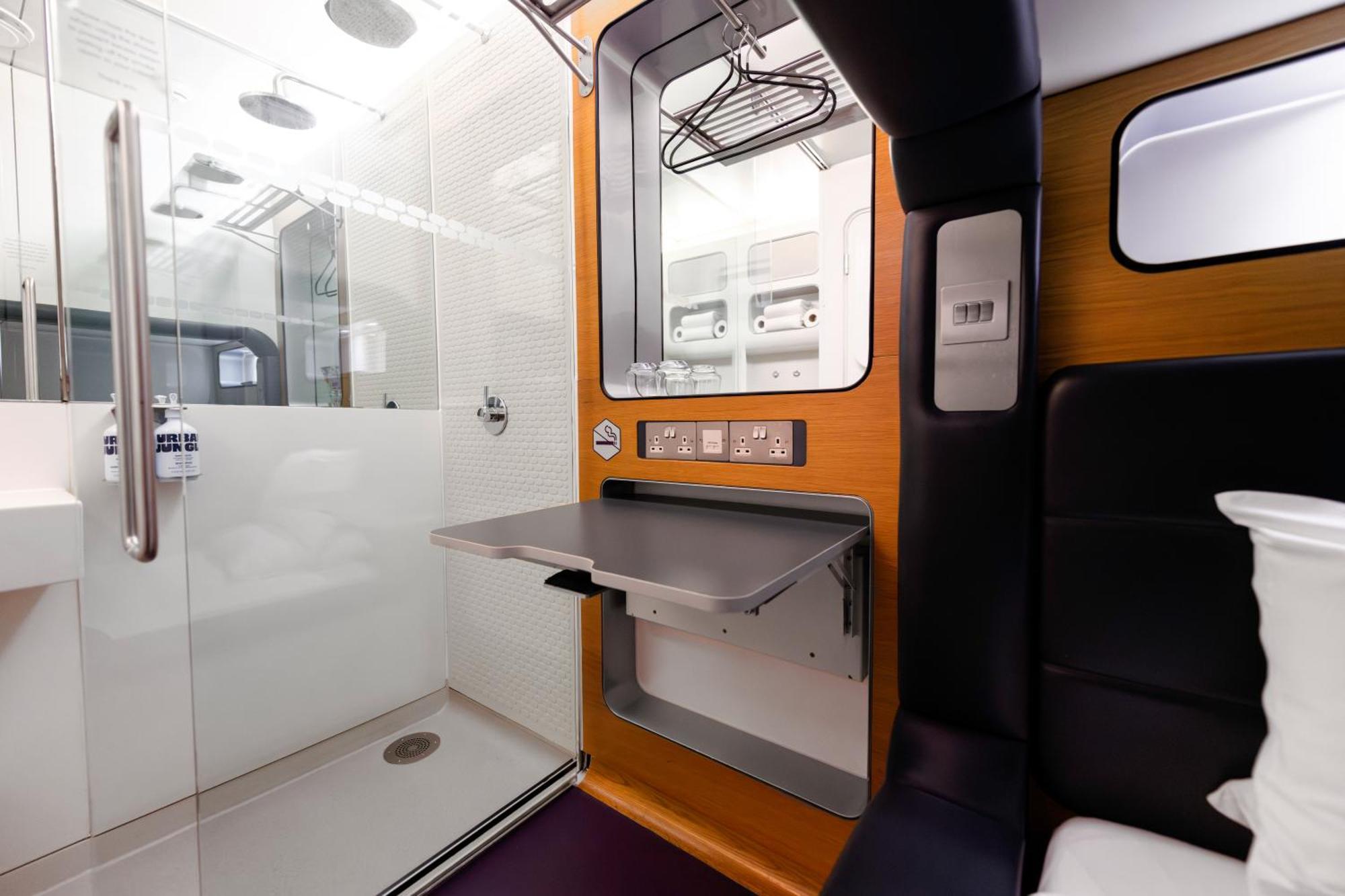 Yotelair London Gatwick Airport Горлі Екстер'єр фото